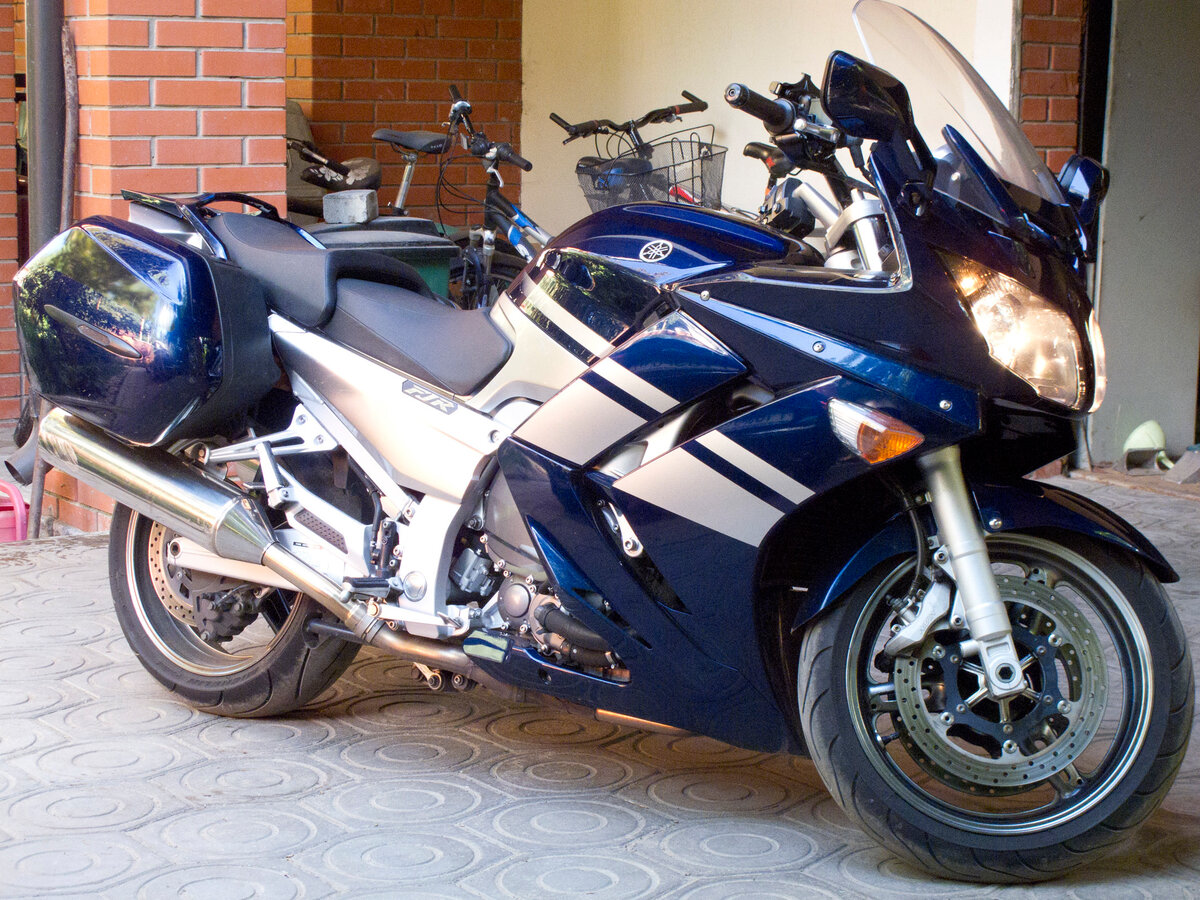 Yamaha FJR 1300 синий