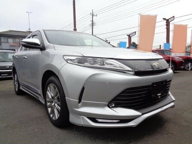 Купить б/у Toyota Harrier III (XU60) Рестайлинг 2.5hyb CVT (152 л.с ...