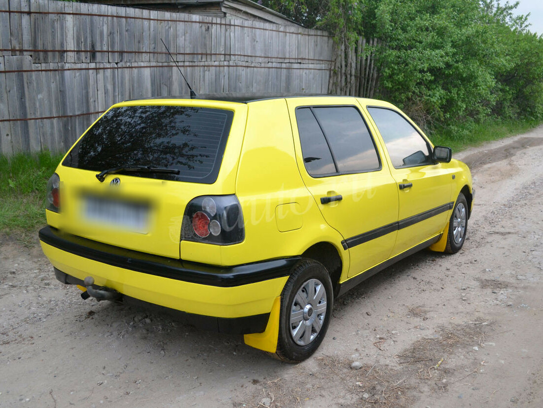 Volkswagen Golf 3 Р¶РµР»С‚С‹Р№