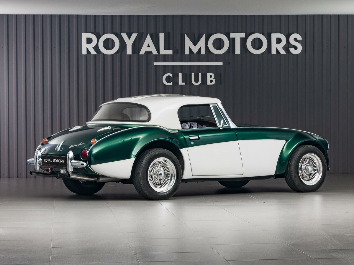 Royal Motors Mustang