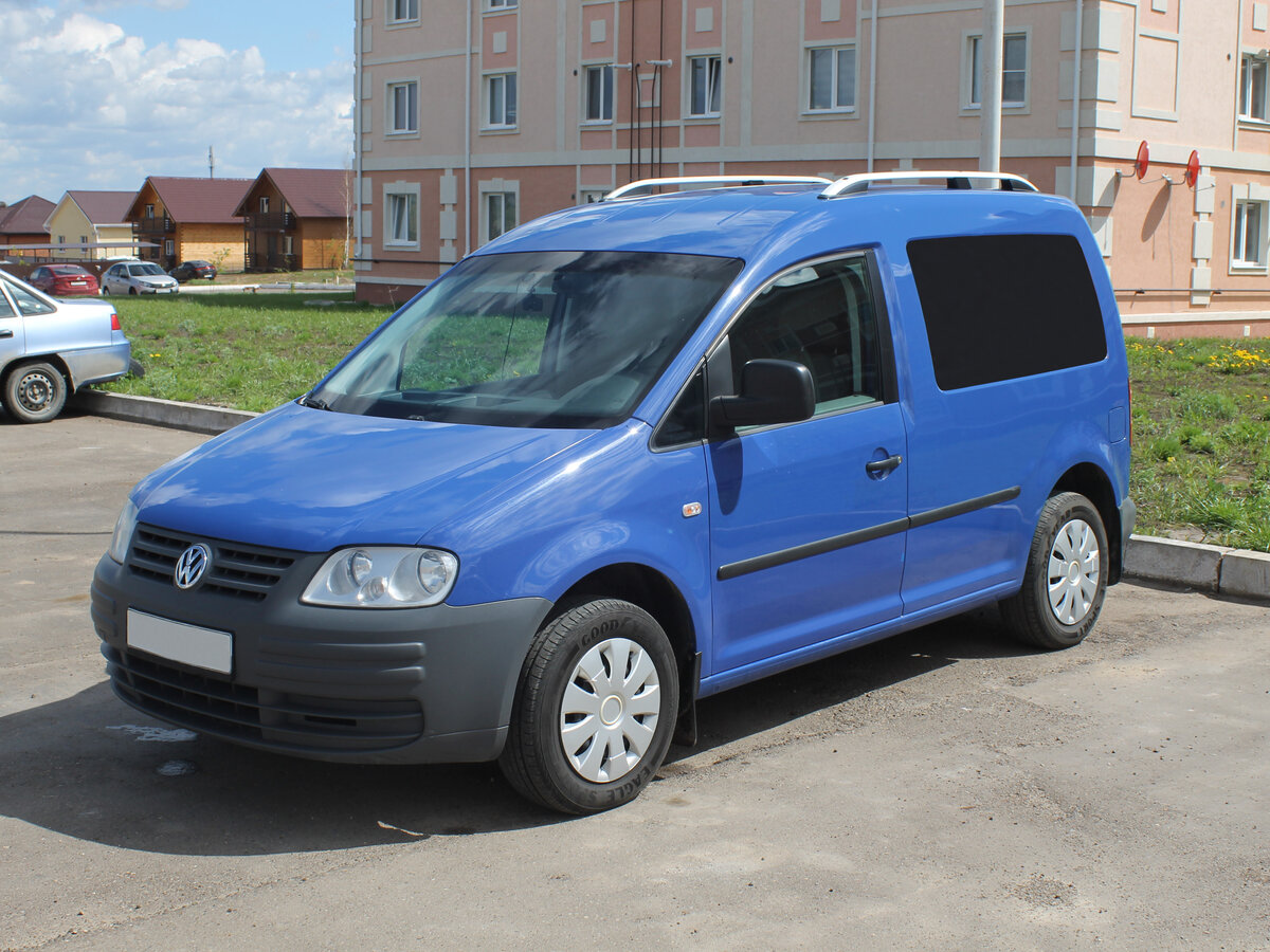 Volkswagen Caddy 2010 синий
