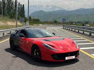 2019 Ferrari 812 Superfast, серебристый, 32500000 рублей, вид 1