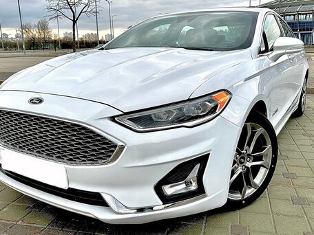  Ford Fusion North America      700 000  -   204       