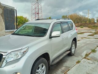2013 Toyota Land Cruiser Prado 150 Series Рестайлинг 1, серебристый, 3200000 рублей, вид 1