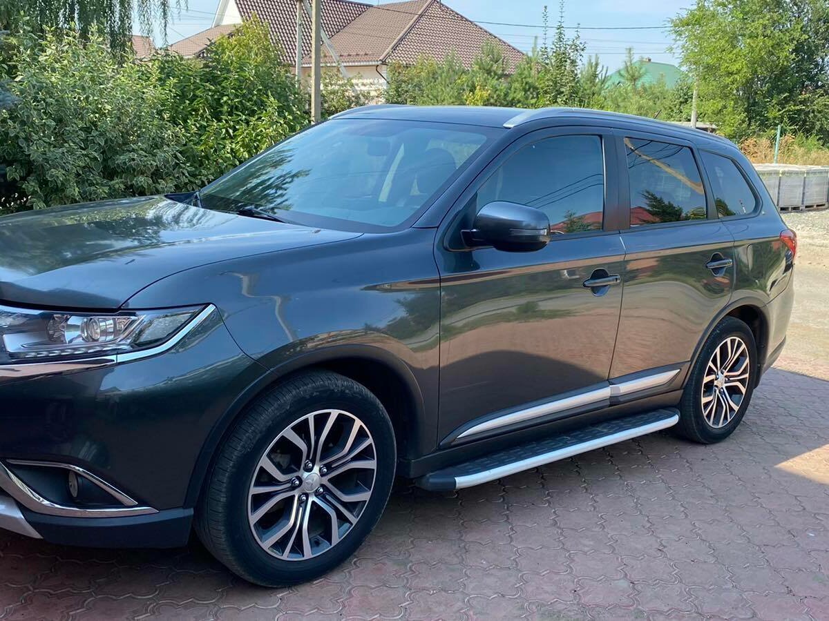 Купить б/у Mitsubishi Outlander III Рестайлинг 2 2.0 CVT (146 л.с.) 4WD ...