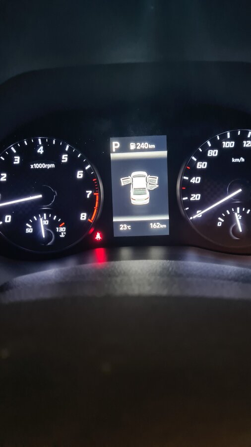 Купить б/у Hyundai Solaris II Рестайлинг 1.6 AT (123 л.с.) бензин ...