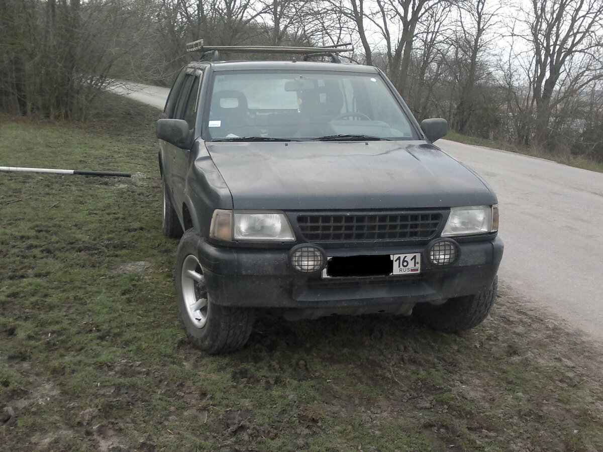 Opel Frontera a чёрная