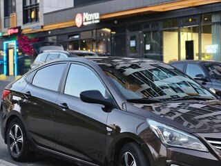 2014 Hyundai Solaris I Рестайлинг, коричневый, 620000 рублей, вид 1