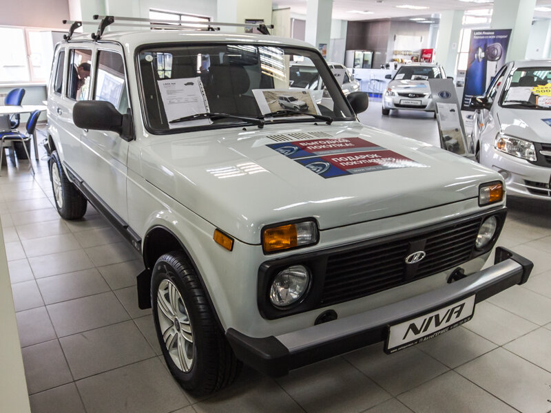 Lada 4x4 2131 белая
