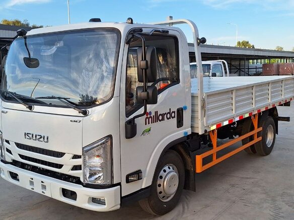 ISUZU ELF EM7