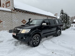 2014 Toyota Hilux VII Рестайлинг, чёрный, 3400000 рублей, вид 1