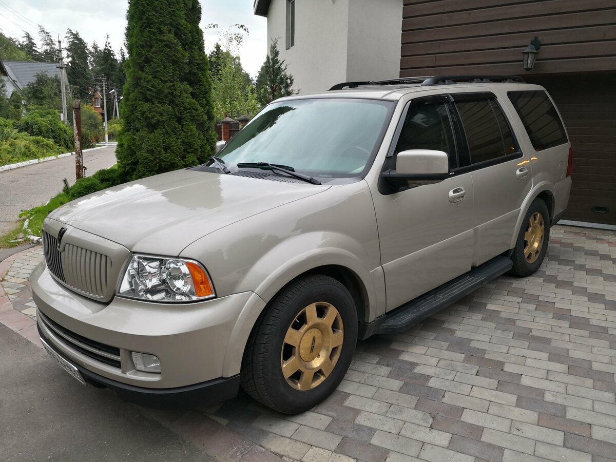 Внедорожник Линкольн 2005