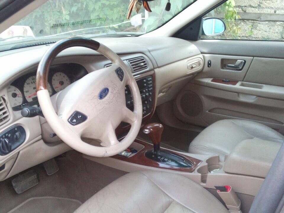 Ford Taurus 2002