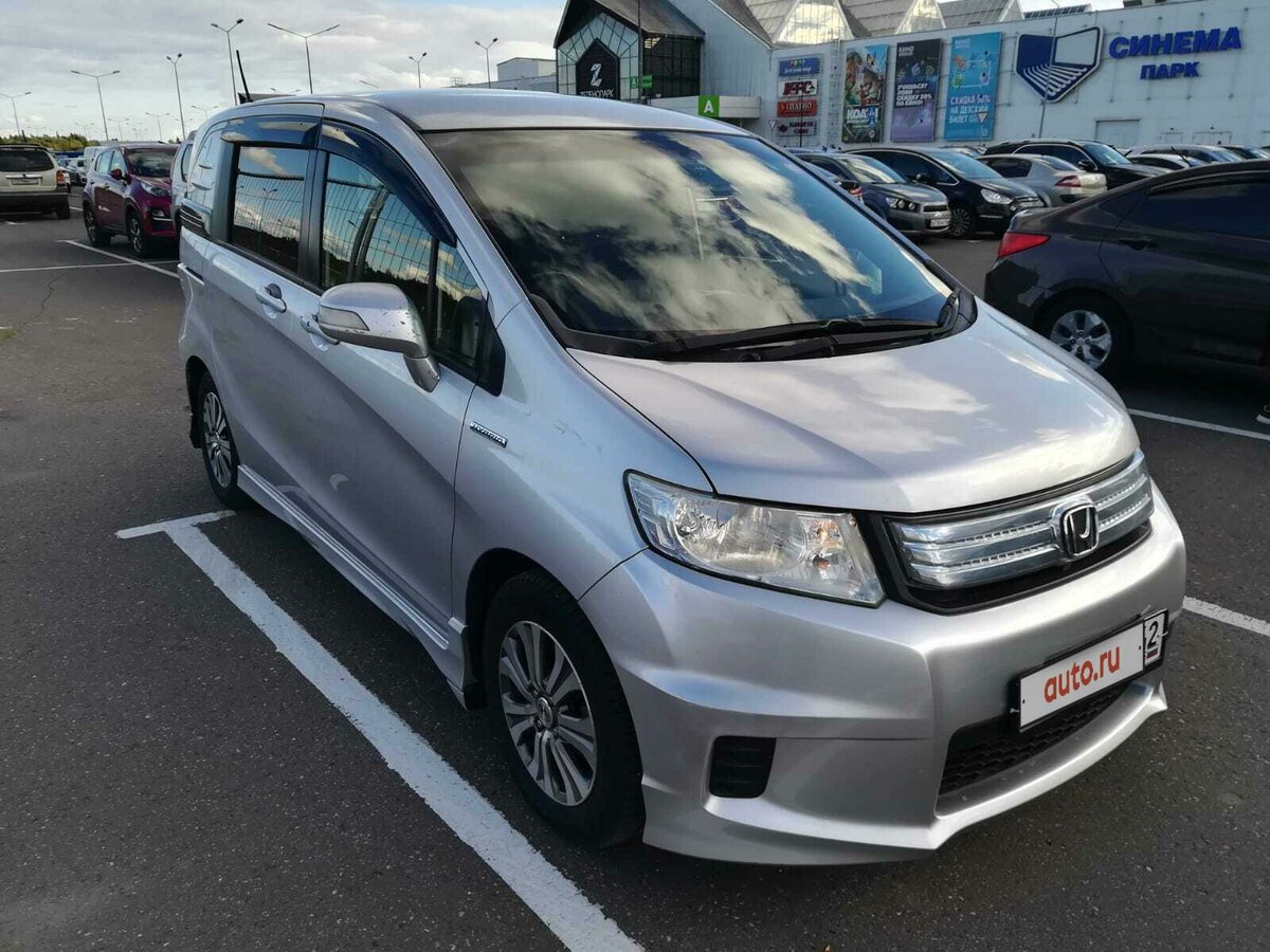 Купить б/у Honda Freed гибрид вариатор в Зеленограде: серебристый 2012 ...