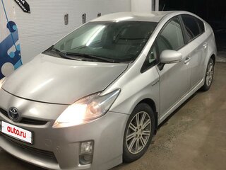 2009 Toyota Prius III (XW30), серебристый, 950000 рублей, вид 1