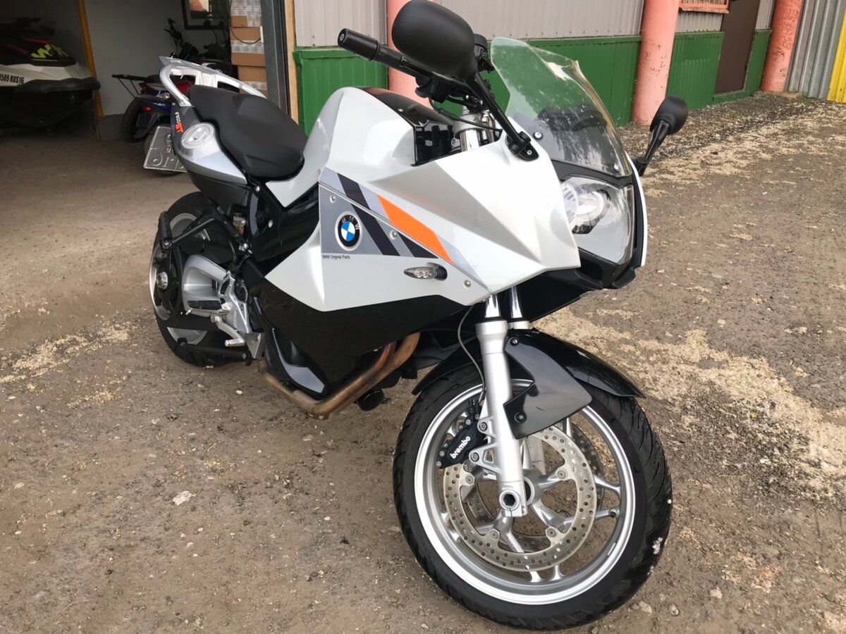 BMW 800 St