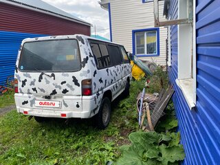 1990 Mitsubishi Delica III, голубой, 320000 рублей, вид 3