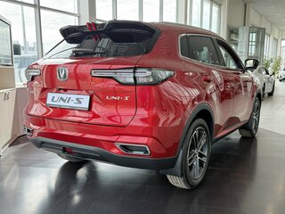 2024 Changan UNI-S I, красный, 3059900 рублей, вид 4