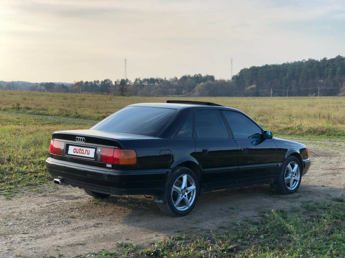 Ауди 100 черный дым
