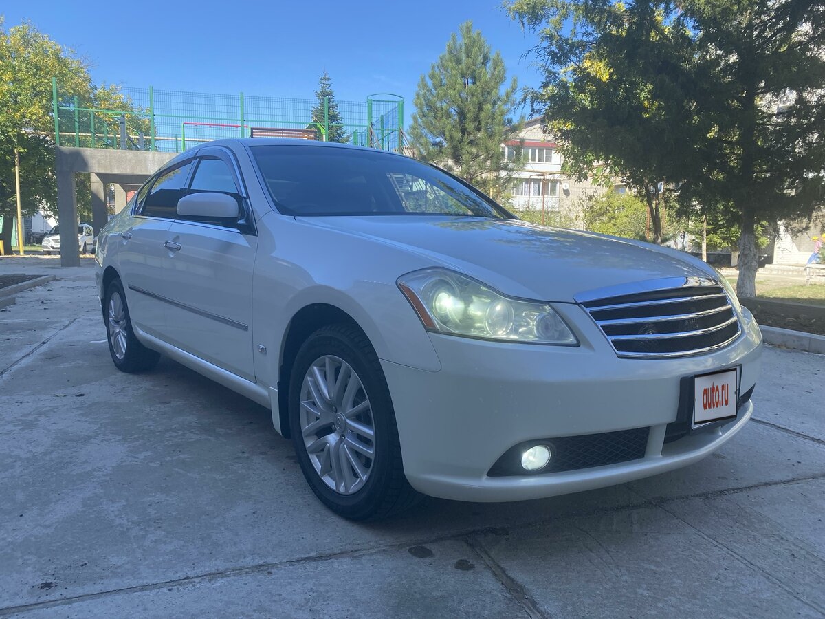 Nissan Fuga 2005