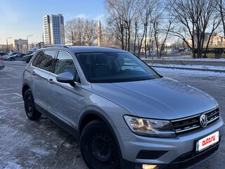 2019 Volkswagen Tiguan II, серый, 2390000 рублей, вид 1