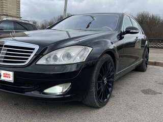2008 Mercedes-Benz S-Класс 320 V (W221), чёрный, 1900000 рублей, вид 1