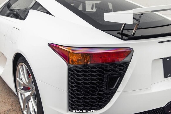 Купить б/у Lexus LFA 2010-2012 4.8 AMT (560 л.с.) бензин робот во ...