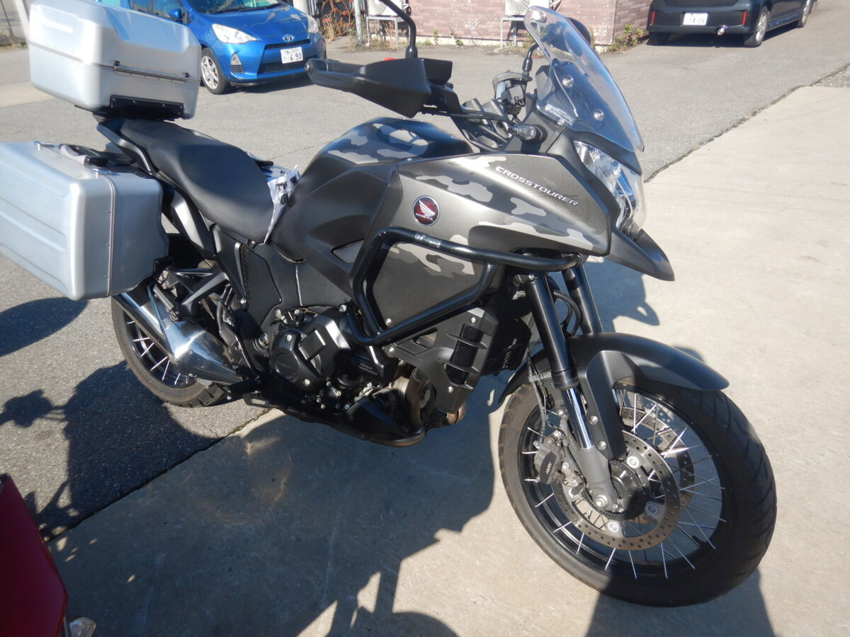Honda vfr1200f Crosstourer vs Yamaha super Tenere