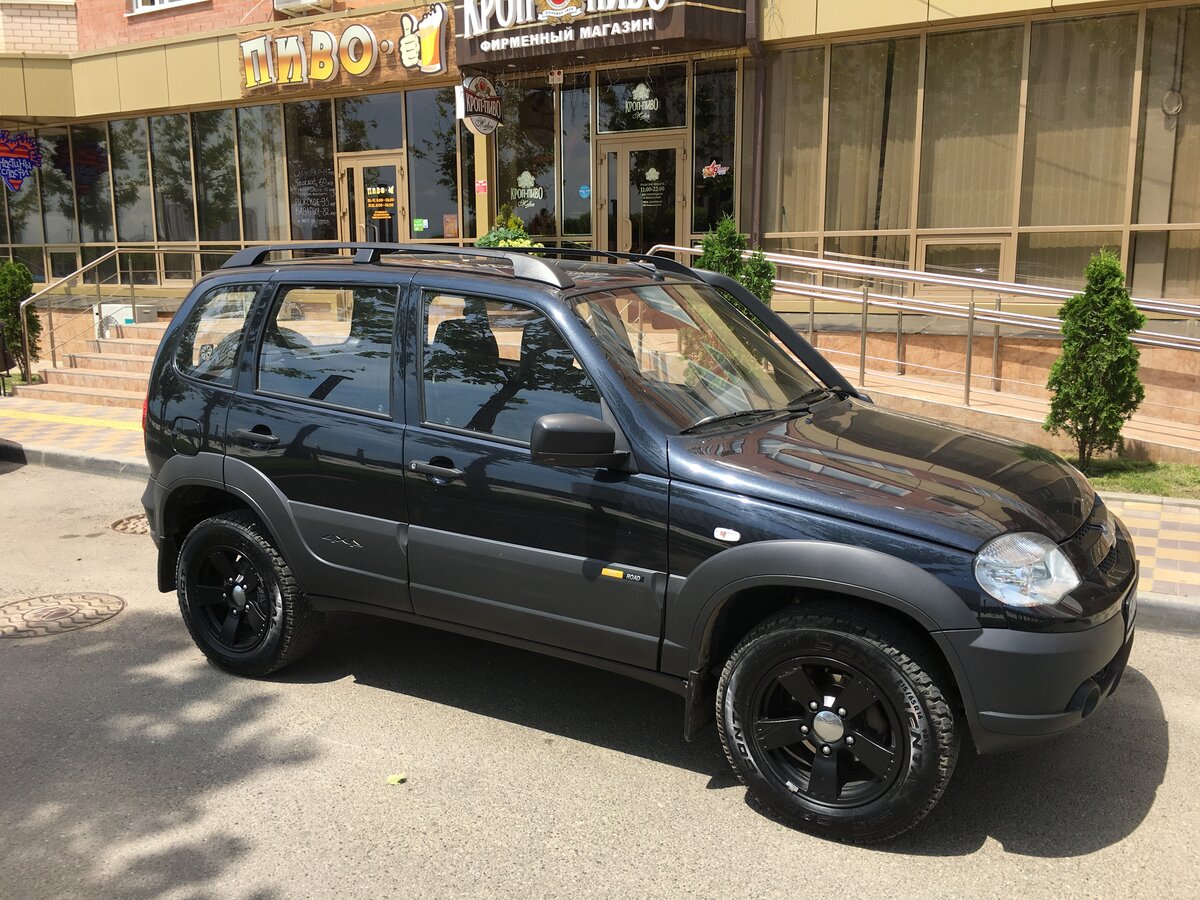 Нива шевроле черная фото Купить б/у Chevrolet Niva I 1.7 MT (80 л.с.) 4WD бензин механика в Серпухове: чё