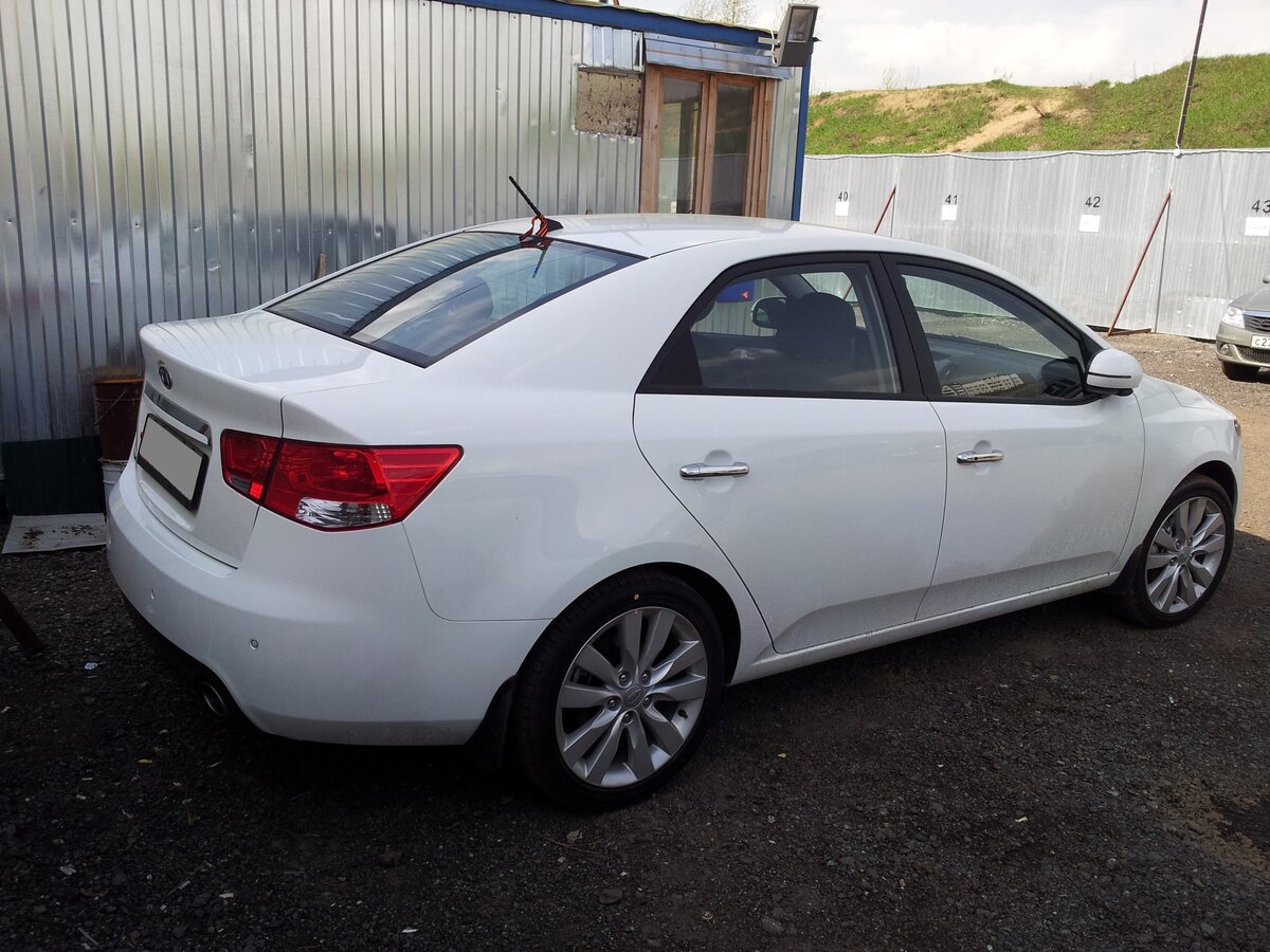 Kia Cerato 2012 белая