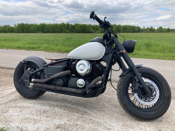 Купить б/у Yamaha XVS400 Drag Star карбюратор в Москве: белый кастом ...