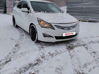 2015 Hyundai Solaris I Рестайлинг, белый, 520500 рублей, вид 5