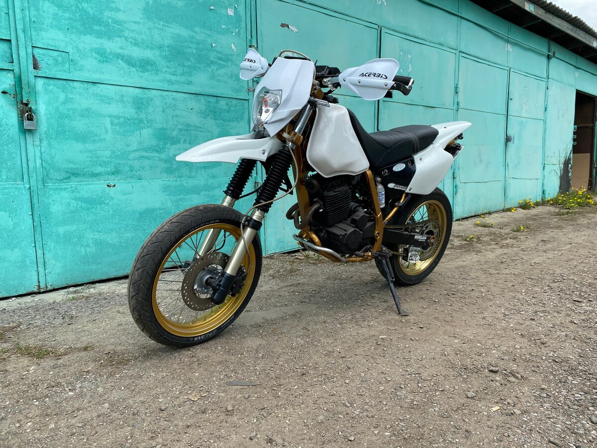 Купить б/у Honda XR 250 карбюратор 6 передач в Москве белый