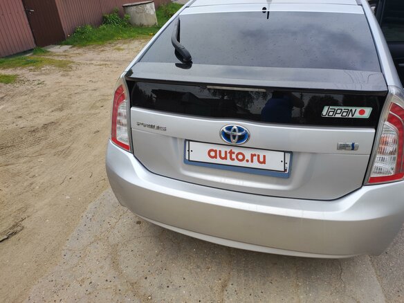 2013 Toyota Prius III Рестайлинг (XW30), серый, 1150000 рублей - вид 4