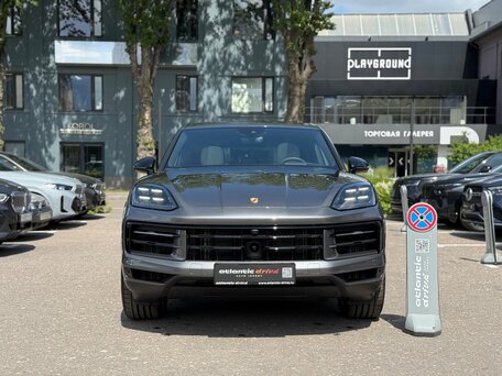 2026 Porsche Cayenne III Рестайлинг, серый, 14040000 рублей, вид 3