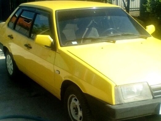 ВАЗ 21099 желтая