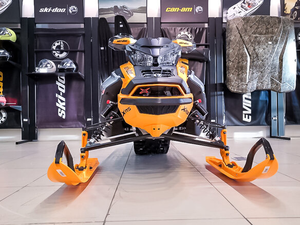 2018 BRP Ski-Doo Renegade X-RS 900, чёрный - вид 3