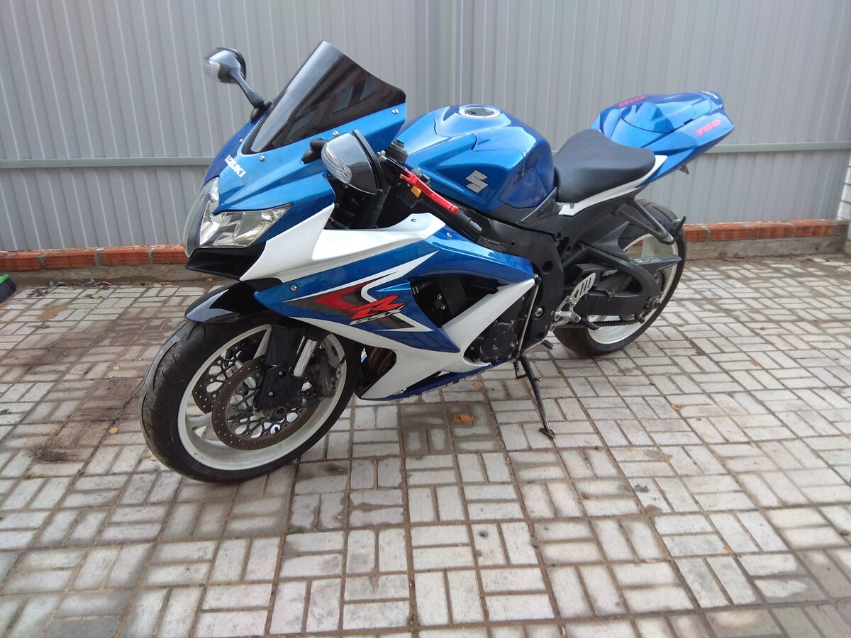 GSX R 750 k9