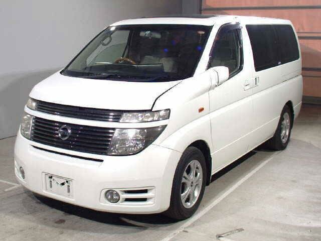 Nissan Elgrand 2004