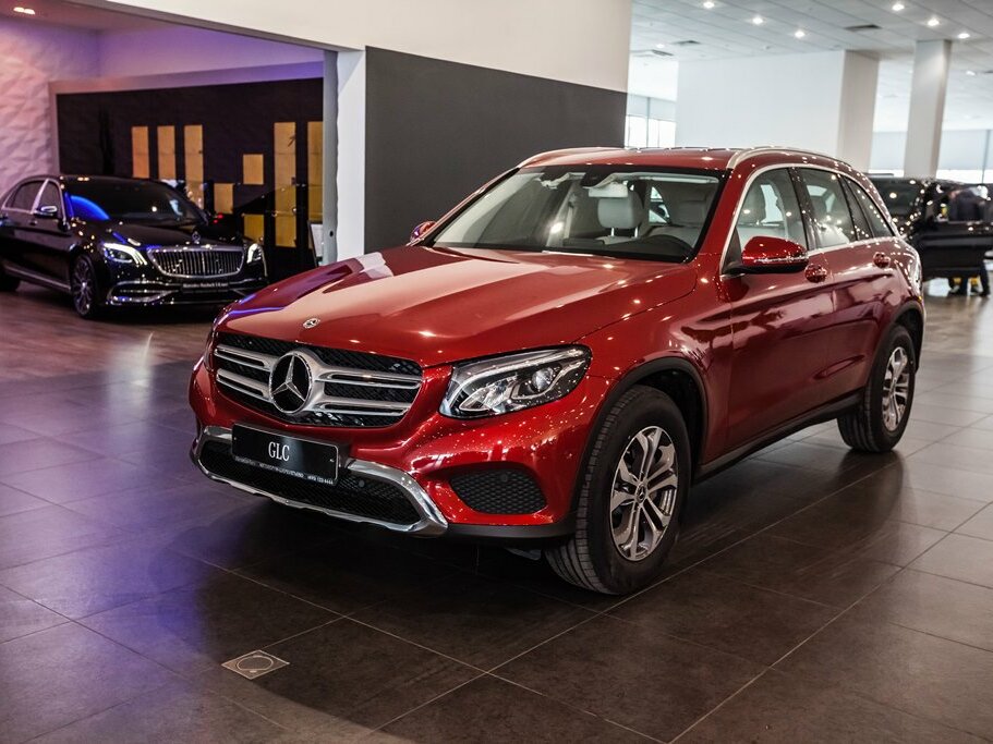 Розовый Мерседес GLC 300