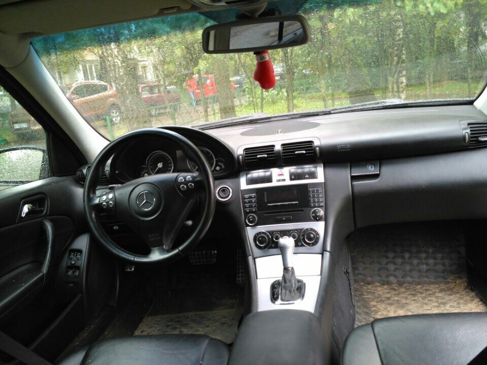 Mercedes Benz c class 2008 салон