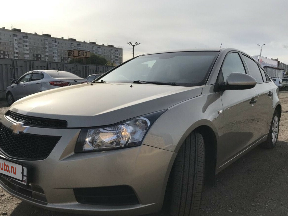 Шевроле Круз золотистый