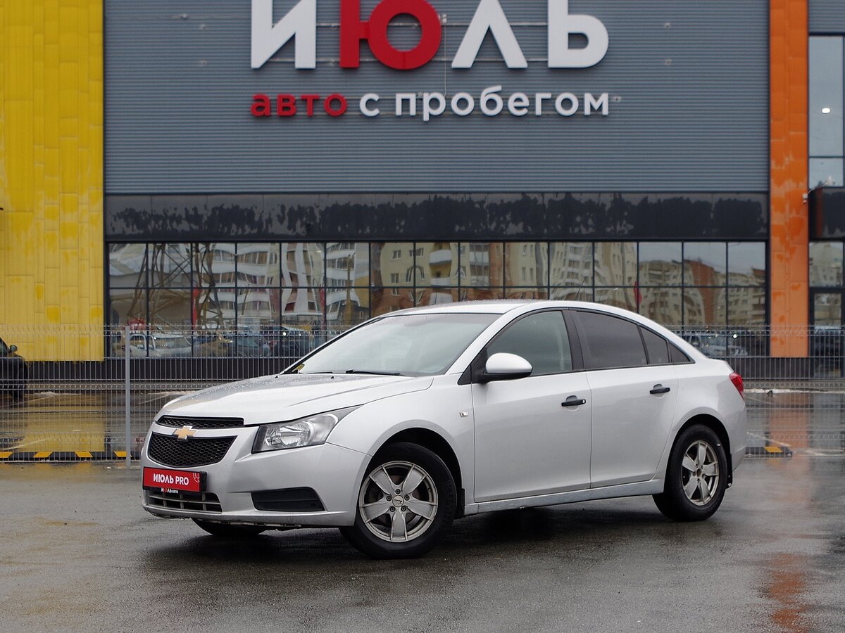 Chevrolet Cruze 2011 серебристый