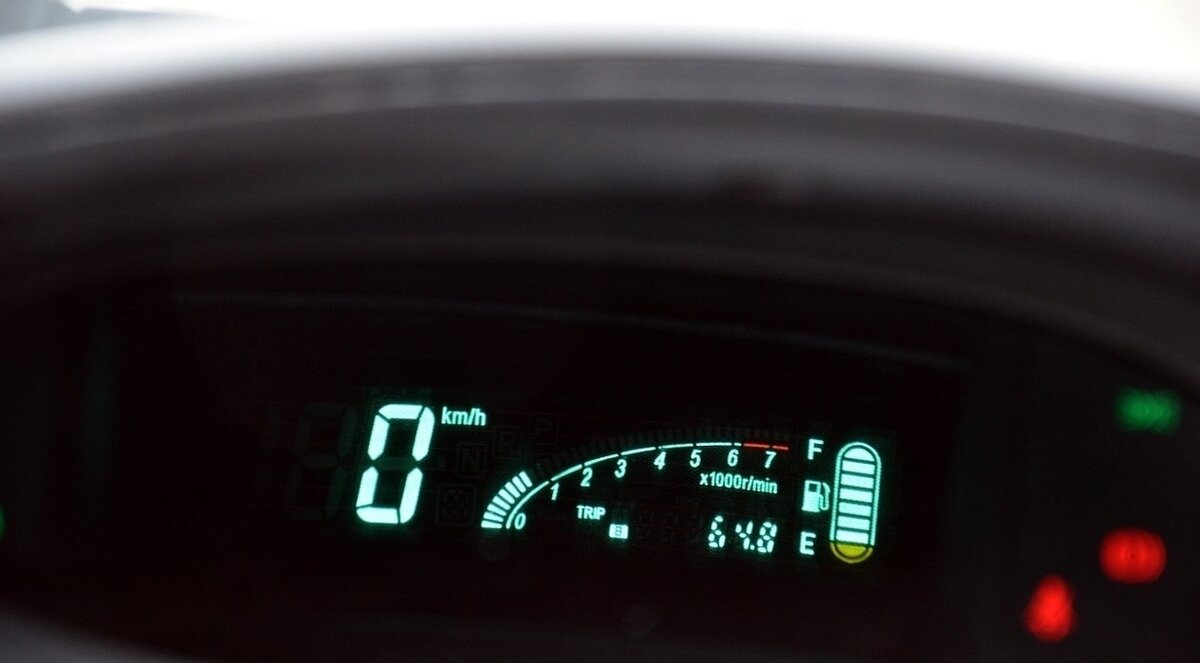 Джили мк кросс лампочки в доску приборов