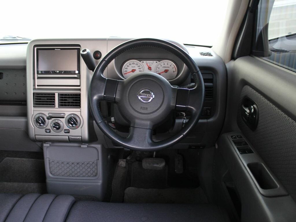 Ниссан куб 2006