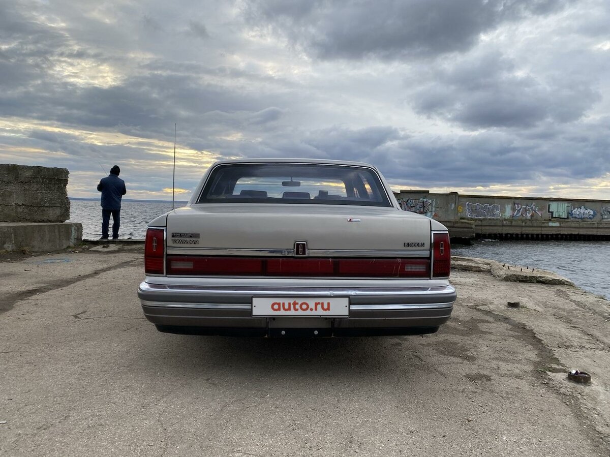 Lincoln Town car 1990