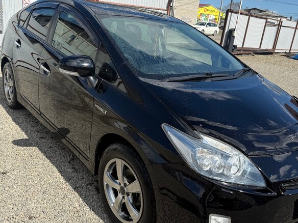 2011 Toyota Prius III (XW30), чёрный, 950000 рублей