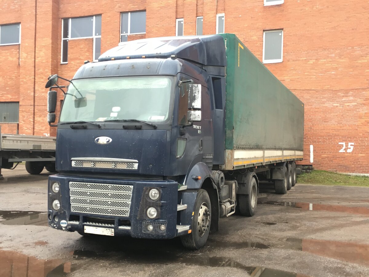 Тягач Ford Cargo
