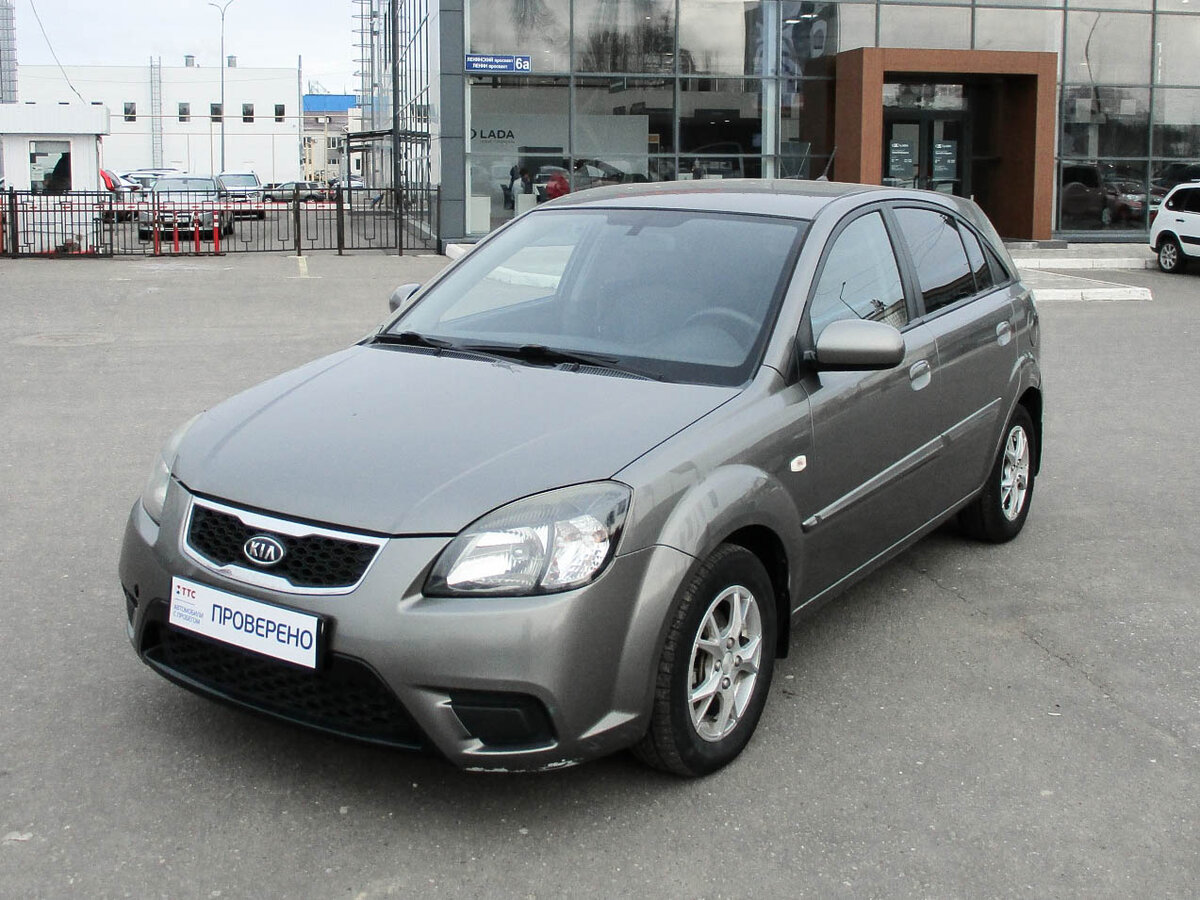 Купить б/у Kia Rio II Рестайлинг 1.4 MT (97 л.с.) бензин механика в ...