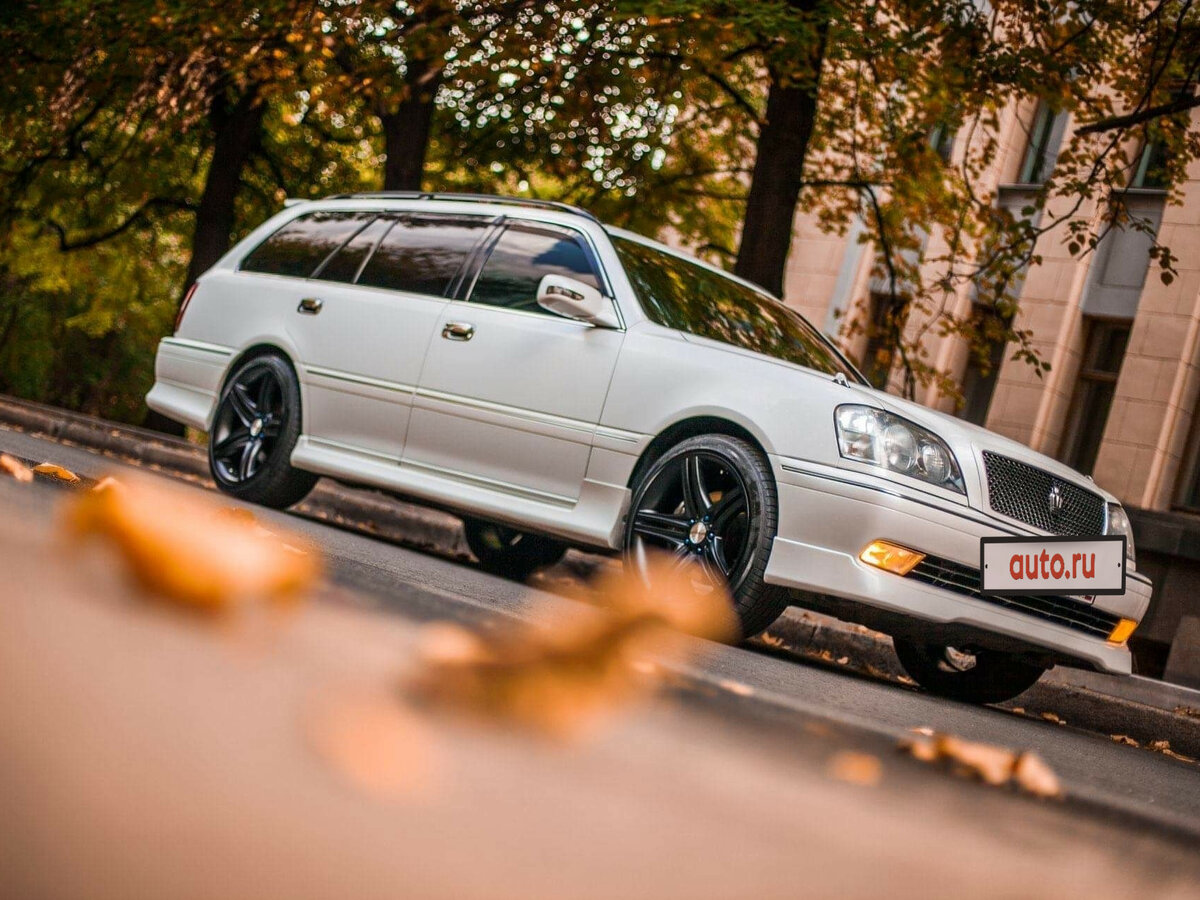 Toyota Crown универсал